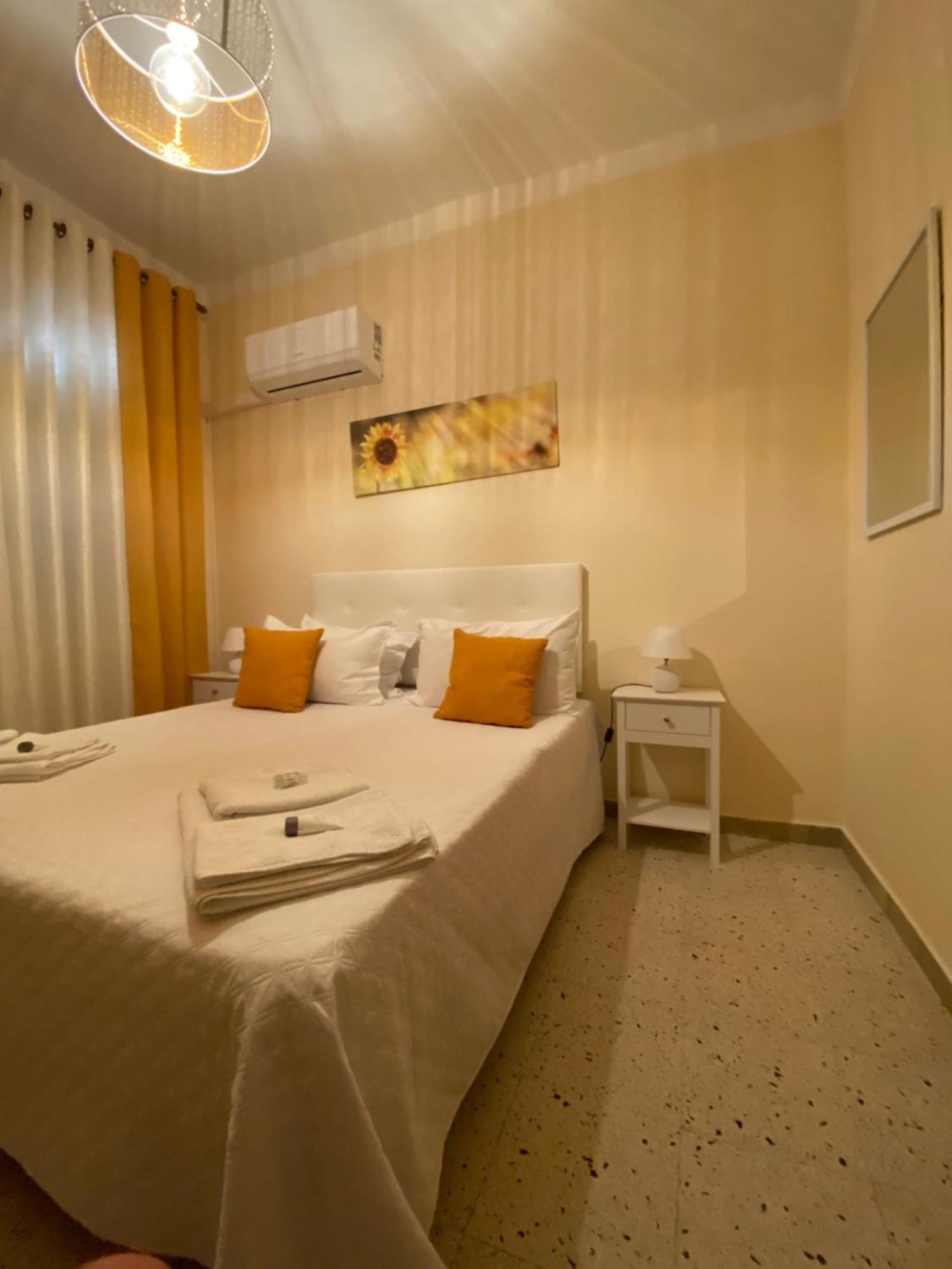Casa Dominique Apartment เชฟาลู ภายนอก รูปภาพ